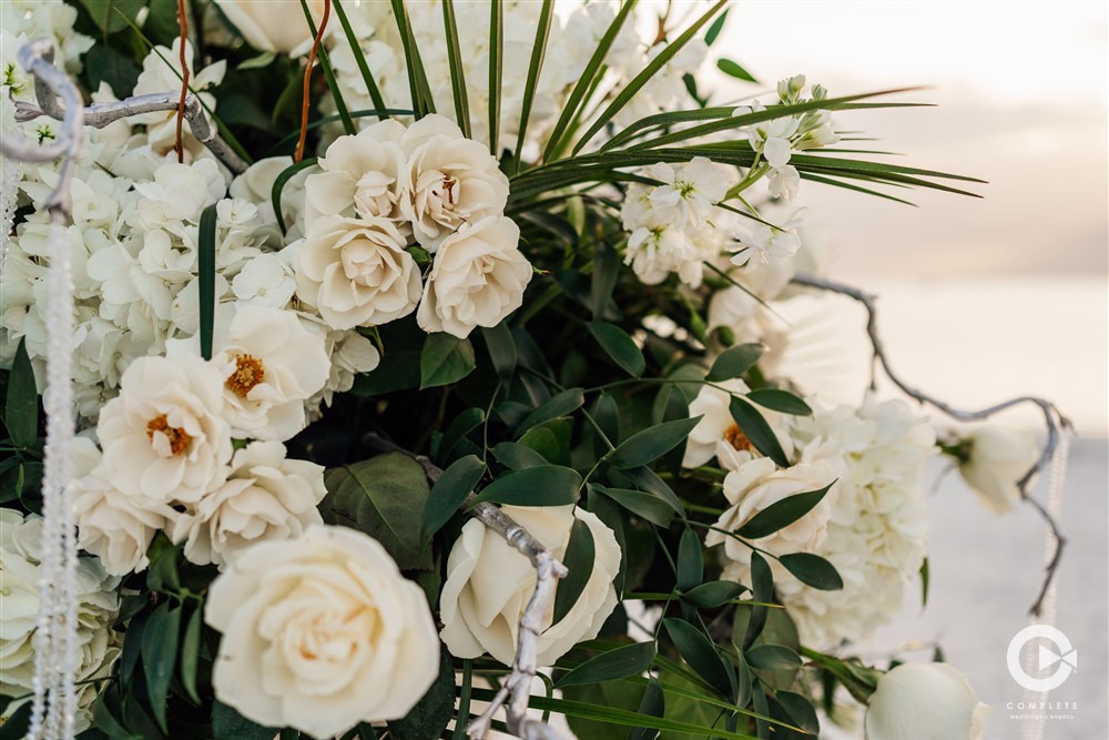 Fort Myers wedding florals for a beach wedding.